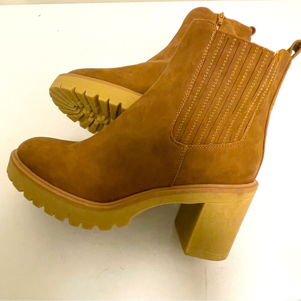 Dolce Vita Women’s  Platform Lug Sole Ankle Boots Chunky Block Heel Size 10